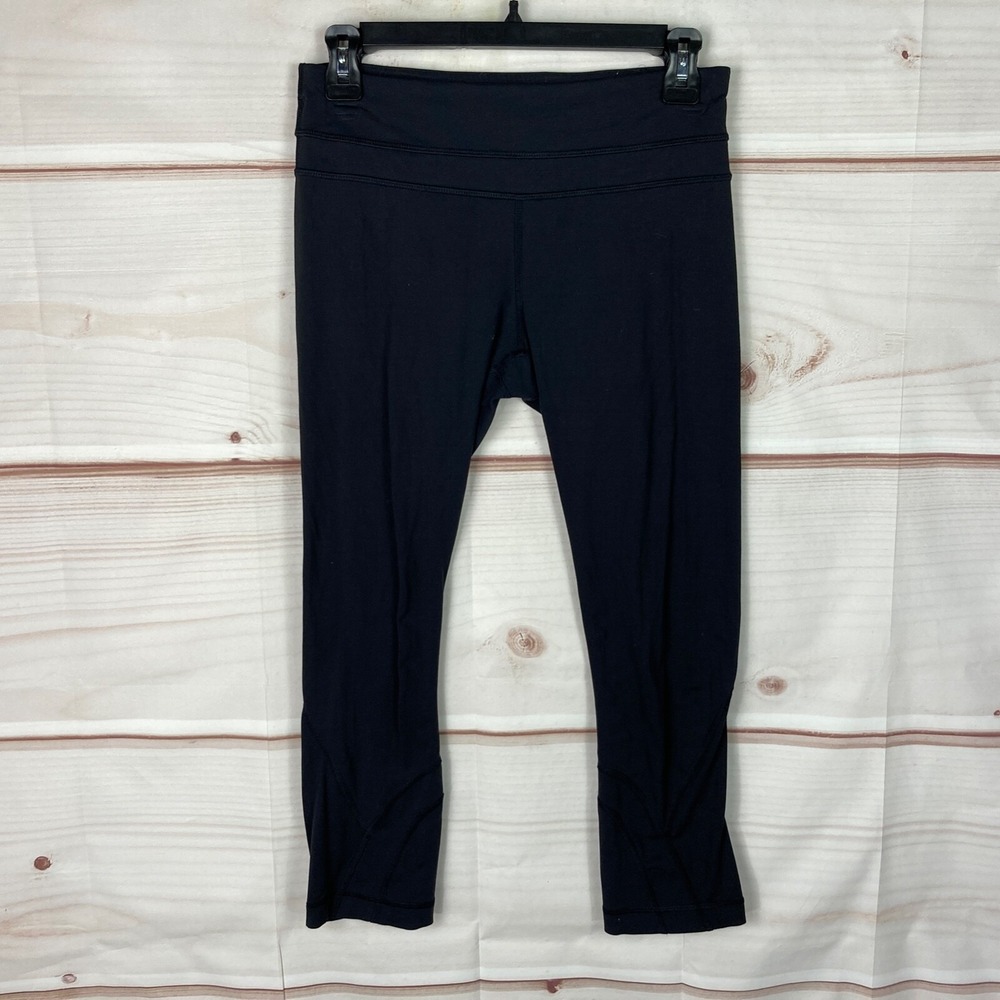 Lululemon Leggings Womens 6 Black Mesh Panel Capri Active Mid Rise Zip Pocket